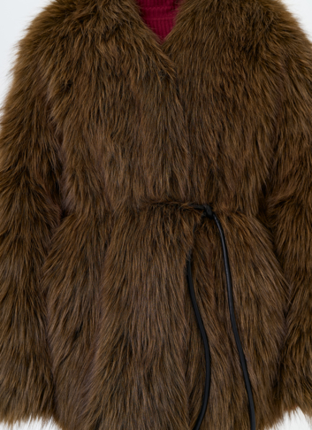 Женская шуба из эко меха с декоративным поясом
