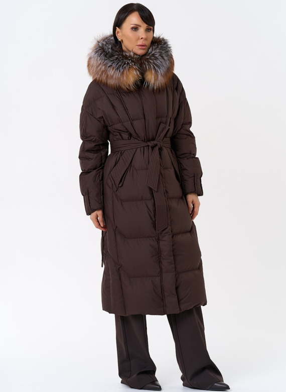 Женский пуховик с отделкой из меха блюфрост