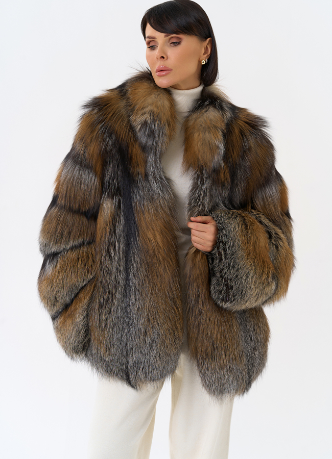 Короткая шуба из лисы модель № 32011 универмаг малина