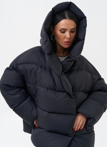 Женский пуховик с капюшоном 