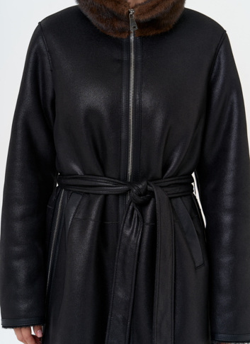 Женская дубленка из эко замши с поясом