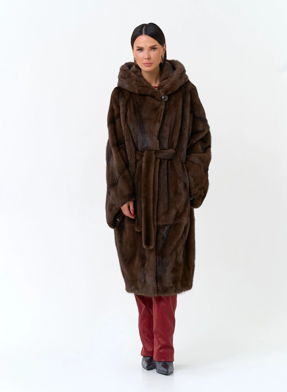Женская шуба из меха норки с капюшоном фото