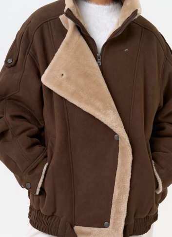 Женский бомбер из эко замши с воротником стойкой