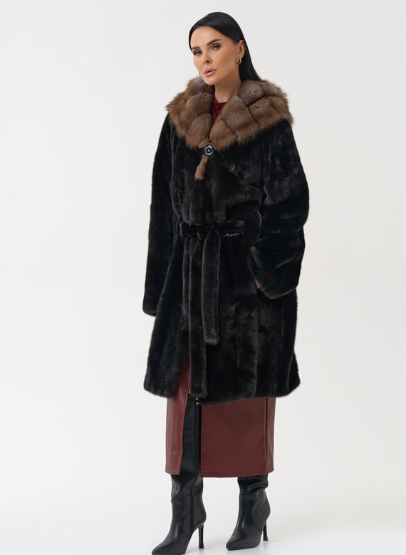 Норковая шуба с капюшоном из меха куницы