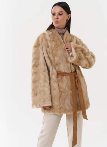 Женская шуба из скандинавской норки фото