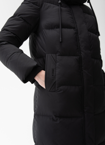 Женский пуховик с капюшоном 