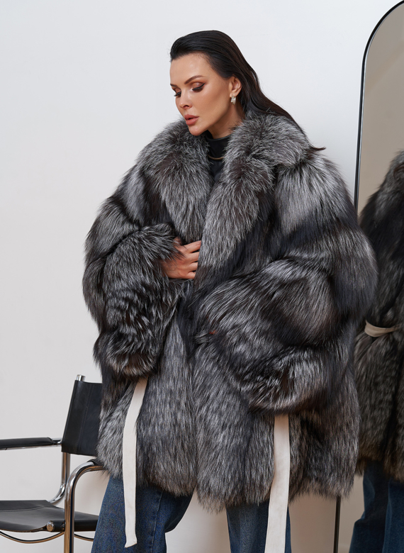 Шуба из чернобурой лисы