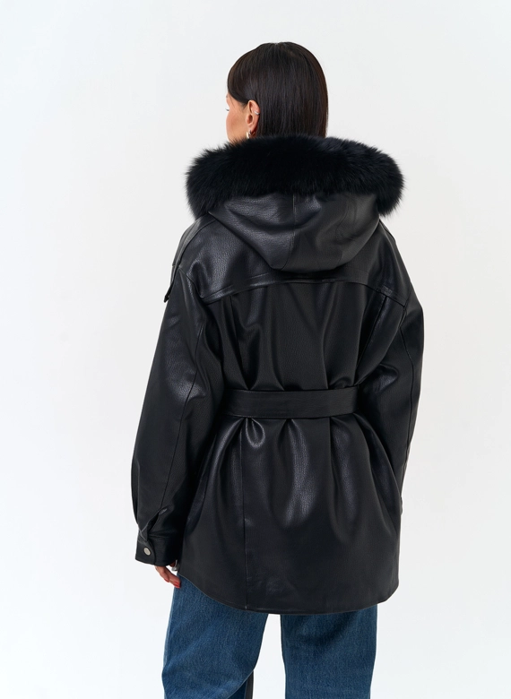 Женская утепленная куртка из эко кожи с поясом фото